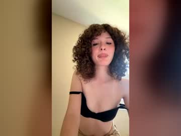 Itslucylittle Chaturbate stream image from June 24, 2026