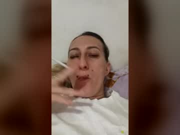 Blondahot42 Chaturbate stream image from June 24, 2026
