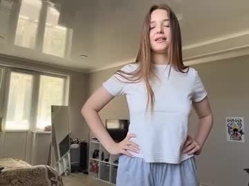Earlieensell Chaturbate stream image from June 25, 2026