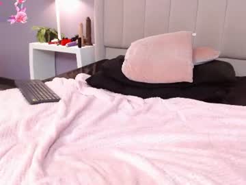 Lolagolden1 Chaturbate stream image from June 25, 2026