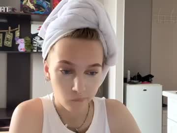 Yasminalouf Chaturbate stream image from June 25, 2026