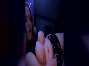 Ivelynnmoon Chaturbate stream image from June 26, 2026