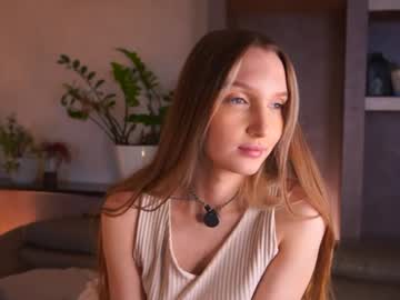 Suannedoriean Chaturbate stream image from June 26, 2026
