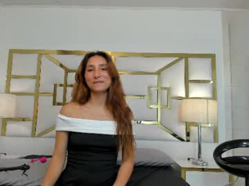 Vivieneluxe Chaturbate stream image from June 26, 2026