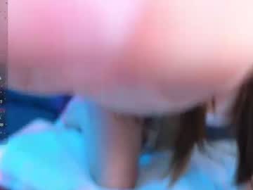 Kira_Briis Chaturbate stream image from June 26, 2026