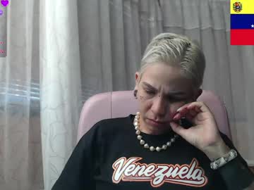 Moon_Cat85 Chaturbate stream image from June 26, 2026