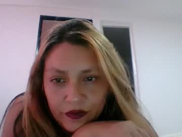 Dannieparis Chaturbate stream image from June 26, 2026