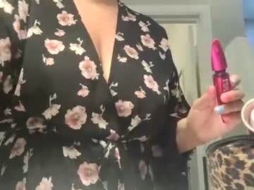 Izzypopxoxo Chaturbate stream image from June 26, 2026