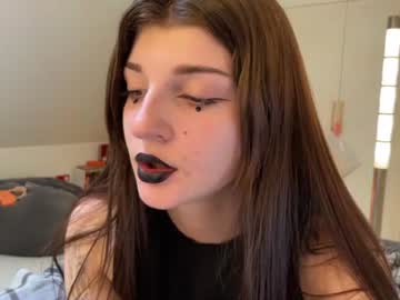 Bellayunaxo Chaturbate stream image from June 27, 2026