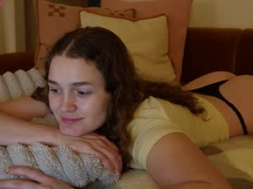 Bellebabyboo Chaturbate stream image from June 27, 2026