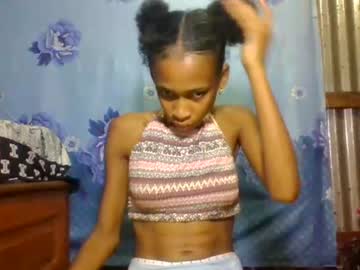 Littleyanah Chaturbate stream image from June 28, 2026