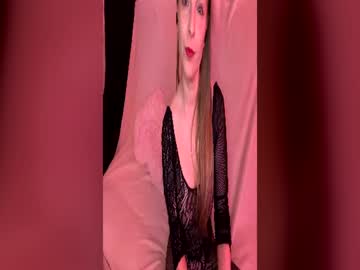 Sweetevelisse Chaturbate stream image from June 28, 2026