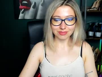 Heidi_Pleasure Chaturbate stream image from June 29, 2026