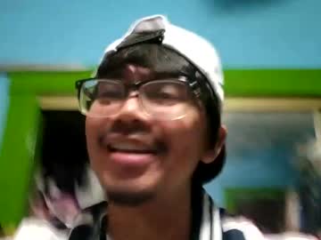 Glennbunnylovedaddy69 Chaturbate stream image from June 30, 2026