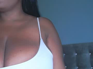 Ariagreeenn Chaturbate stream image from July 01, 2026