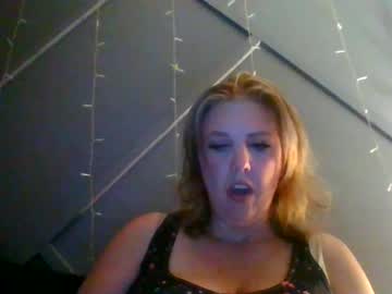 Mcloventits Chaturbate stream image from July 01, 2026