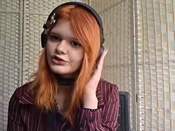 Ivelissemickelberry Chaturbate stream image from July 01, 2026