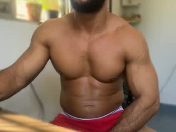 Dinhoo14 Chaturbate stream image from July 01, 2026