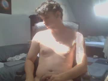 Moistbreadstick Chaturbate stream image from July 01, 2026