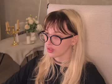 Eevamarie Chaturbate stream image from July 01, 2026