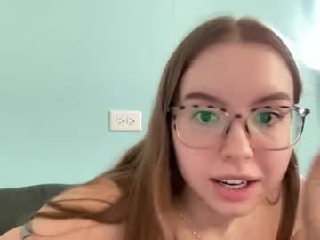 Notsydneysweeney Chaturbate stream image from July 01, 2026