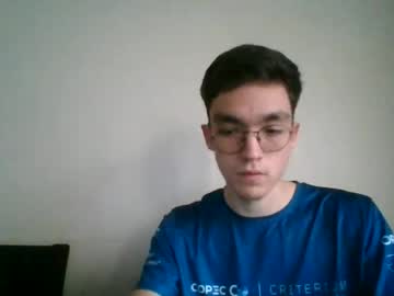 Benken456 Chaturbate stream image from July 01, 2026