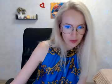 Luckcristal Chaturbate stream image from July 02, 2026