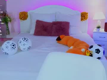 Selenamills Chaturbate stream image from July 03, 2026