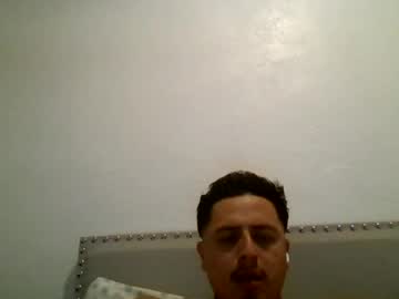 Maxbee1323 Chaturbate stream image from July 03, 2026