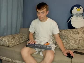 Bristlebback Chaturbate stream image from July 03, 2026