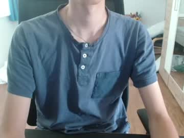 Overkneebabe Chaturbate stream image from July 06, 2026
