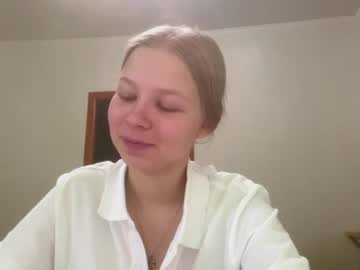 Carolynesturino Chaturbate stream image from July 08, 2026