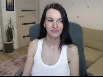 Lilliyves Chaturbate stream image from July 08, 2026