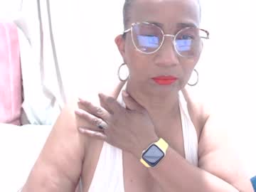 Labootybella Chaturbate stream image from July 10, 2026