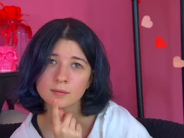 Anneavelin Chaturbate stream image from July 10, 2026