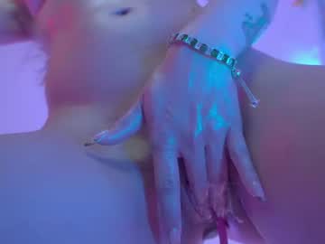 Honeeeey_ Chaturbate stream image from July 10, 2026