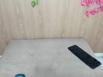 Jenelotizz06 Chaturbate stream image from July 12, 2026