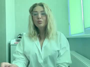 Blondie_Xoxoxo Chaturbate stream image from July 12, 2026