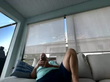 Beezkneez63 Chaturbate stream image from July 12, 2026