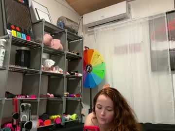 Redeviee Chaturbate stream image from July 14, 2026