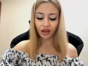 Jenaesaison Chaturbate stream image from July 14, 2026