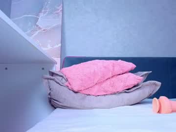 Kikiolovely Chaturbate stream image from July 15, 2026