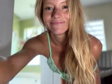 Tiffanydove Chaturbate stream image from July 15, 2026
