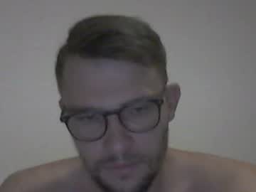 Hardboylovemilfmoom Chaturbate stream image from July 15, 2026