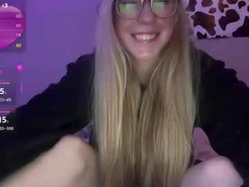 Tinyxxdolly Chaturbate stream image from July 16, 2026