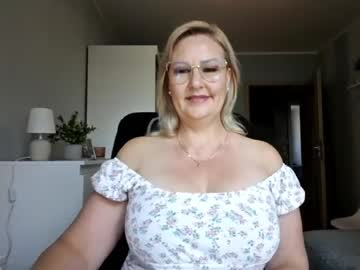Emillykiss Chaturbate stream image from July 16, 2026