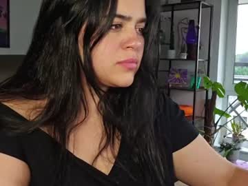 Lucialatinagomez Chaturbate stream image from July 16, 2026