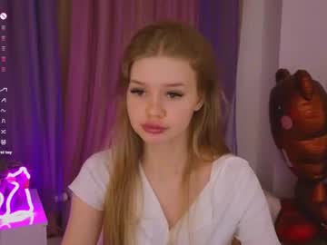 Riinaaa Chaturbate stream image from July 16, 2026