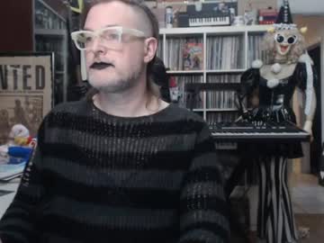 Muziknerd Chaturbate stream image from July 17, 2026