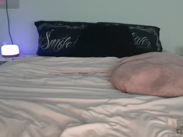 Julimonroe Chaturbate stream image from July 17, 2026